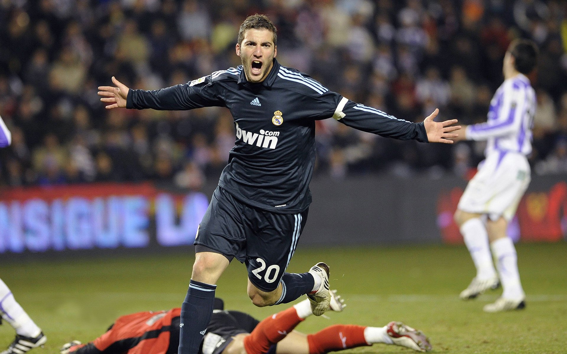 魔术轻取森林狼,文班亚马对手完全无解